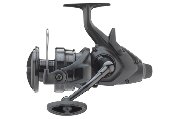 Mulinello Baitcaster per Carpa Daiwa 24 Emblem BR 14000 